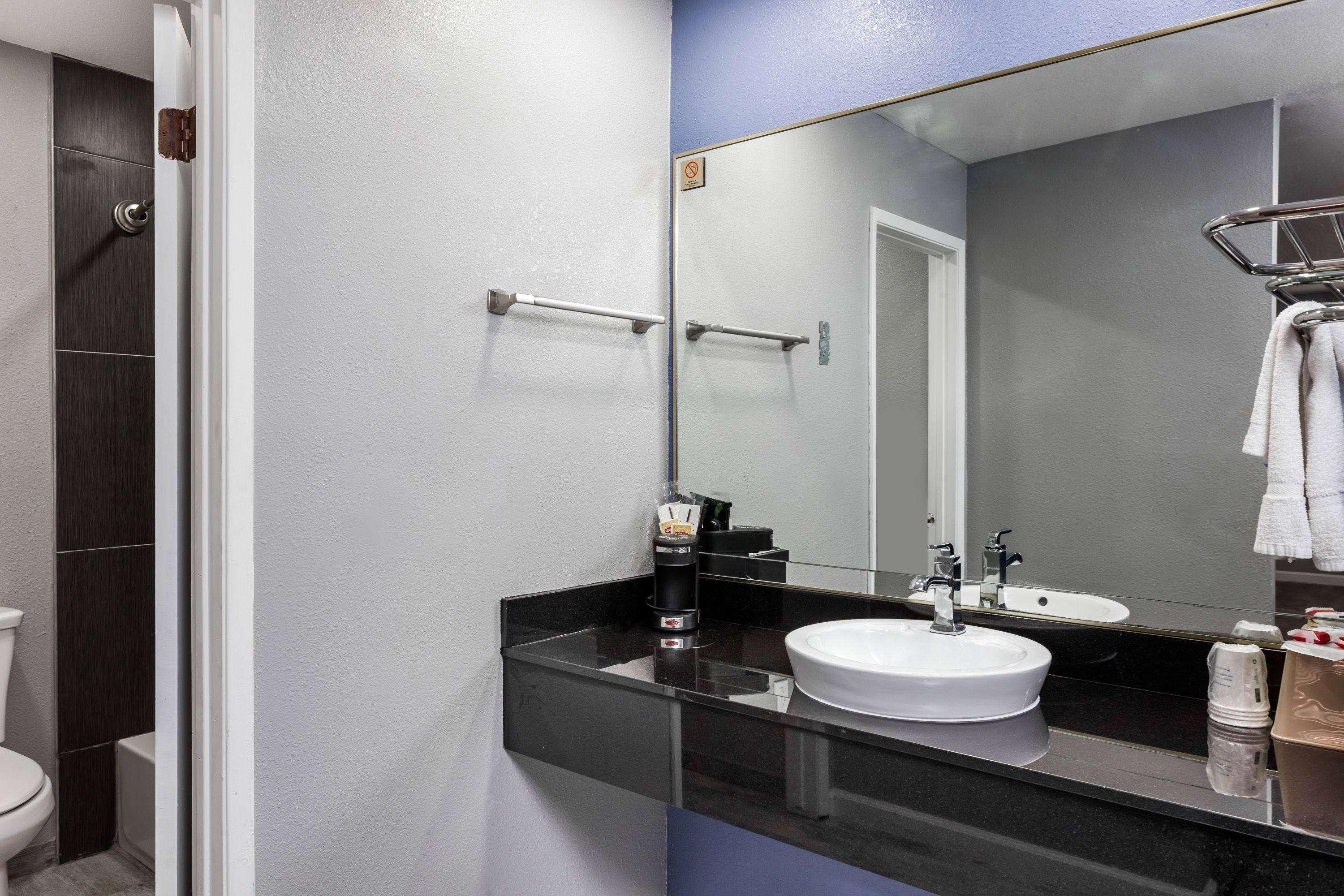 Hotel Super 8 By Wyndham Visalia