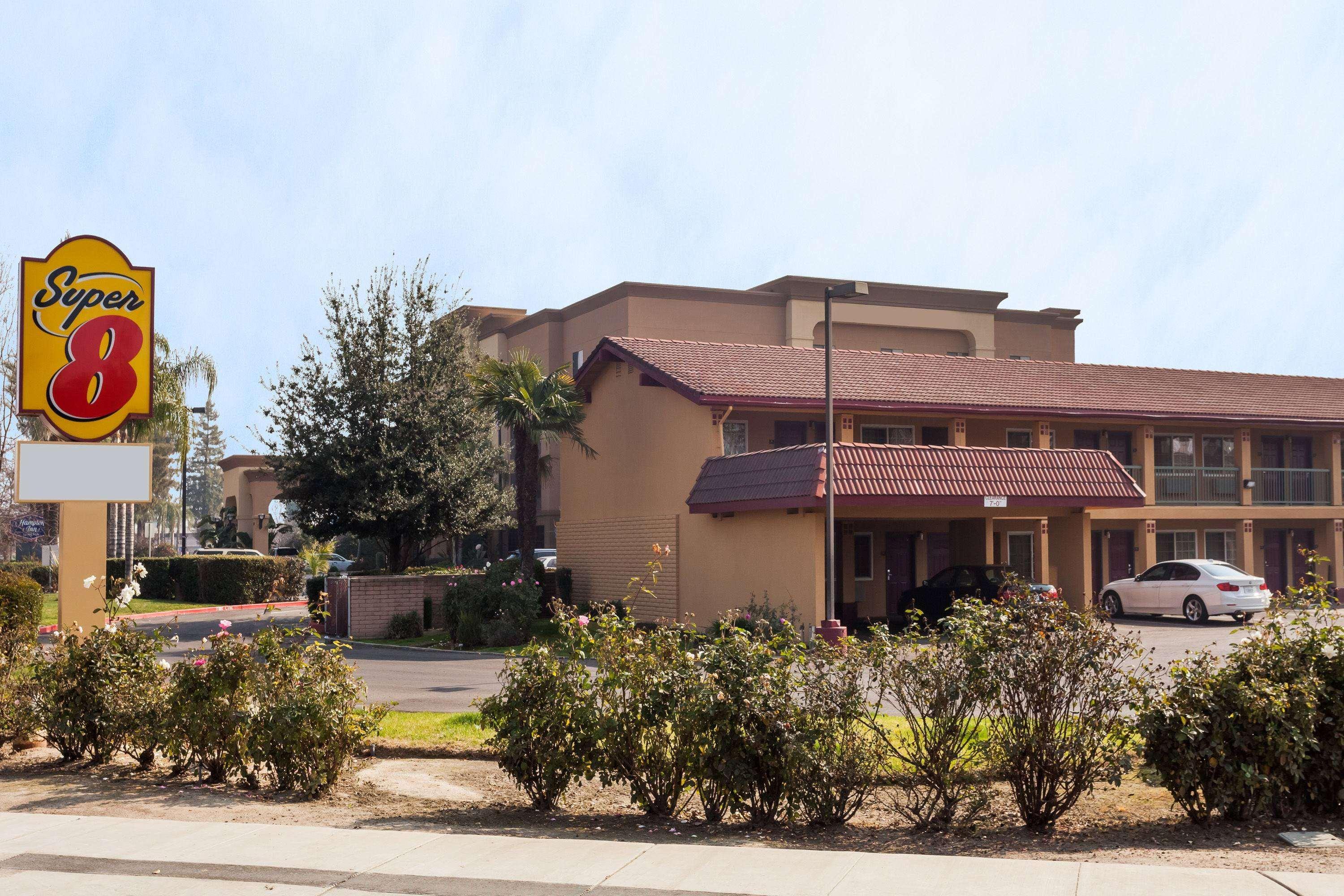 Super 8 By Wyndham Hotel Visalia