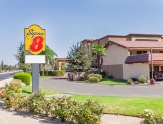 Super 8 By Wyndham Hotel *